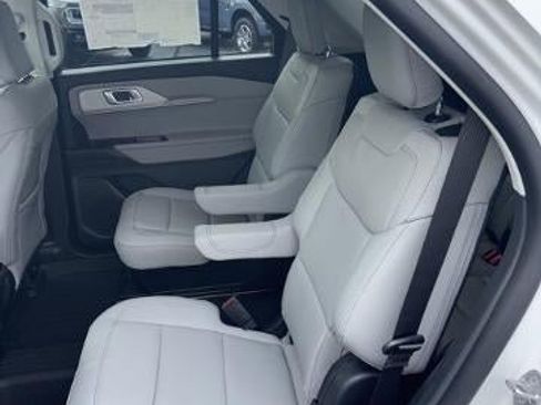 New 2026 Ford Explorer Active w/ Active Comfort Package image 18