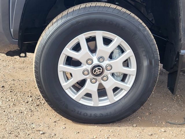 Used 2024 Toyota Tacoma SR5 AWD/4WD image 10