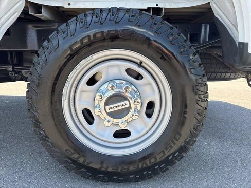 Used 2023 Ford F250 XL w/ XL Chrome Package AWD/4WD image 13