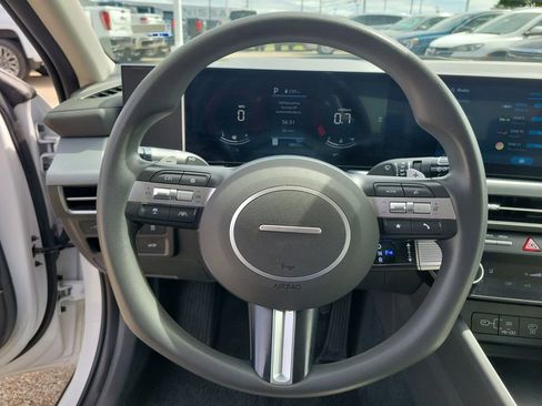 Used 2025 Hyundai Sonata SEL FWD image 21