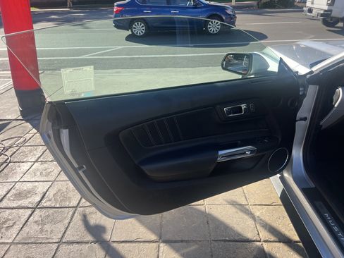 Used 2017 Ford Mustang Premium image 10