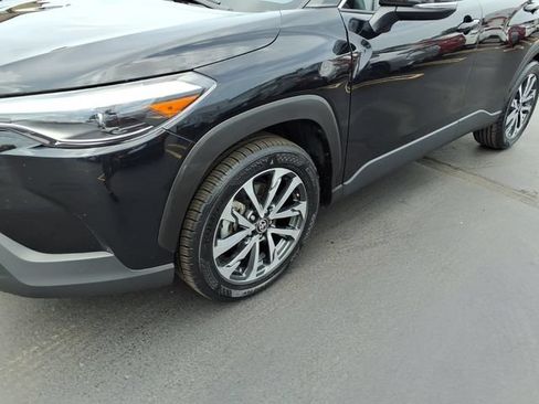 Certified 2025 Toyota Corolla Cross XLE FWD image 4