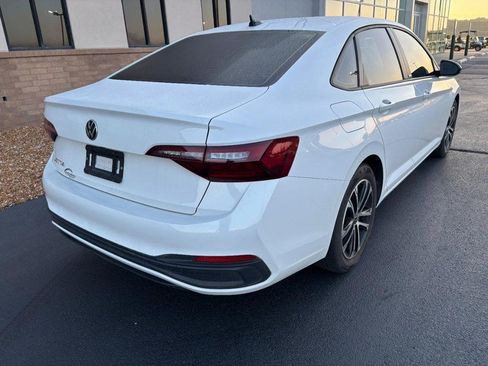 Used 2023 Volkswagen Jetta Sport FWD image 3