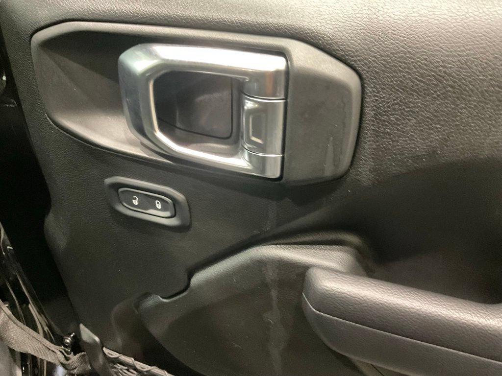 Used 2025 Jeep Gladiator Sport AWD/4WD image 12