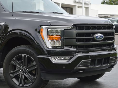 Used 2021 Ford F150 Lariat image 2