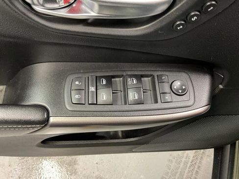 Used 2020 Jeep Cherokee Limited image 10