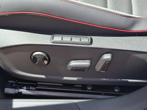 Used 2025 Volkswagen GTI SE FWD image 19