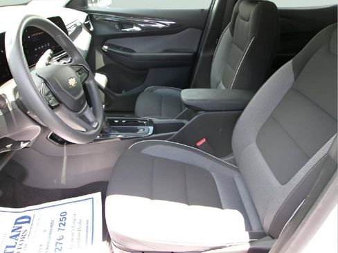 Used 2024 Chevrolet TrailBlazer LT FWD image 13
