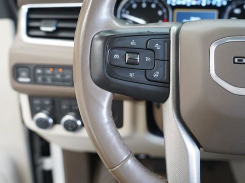 Used 2021 GMC Yukon Denali w/ Denali Premium Package AWD/4WD image 13