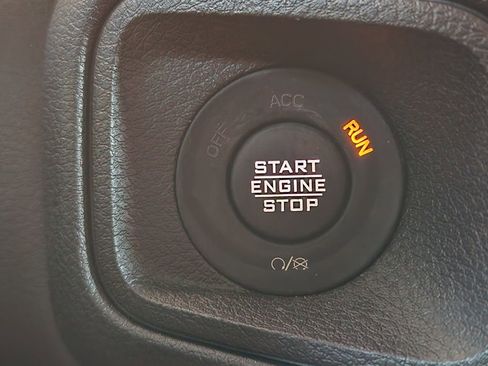 Used 2024 Jeep Wrangler Sport S image 21