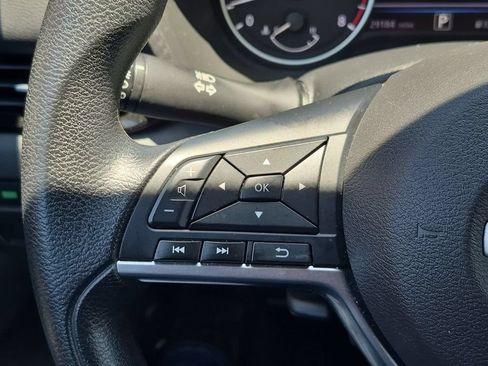 Used 2025 Nissan Sentra SV FWD image 21