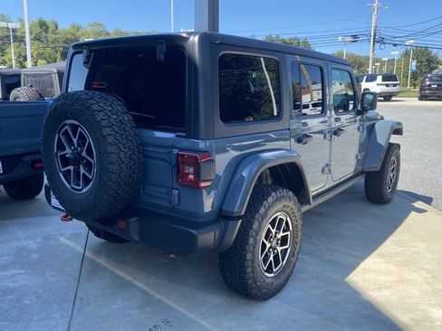 New 2025 Jeep Wrangler Rubicon w/ Technology Group image 8