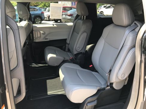 Certified 2025 Toyota Sienna XLE AWD/4WD image 24