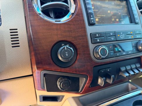 Used 2012 Ford F250 King Ranch w/ King Ranch w/Chrome Pkg image 15