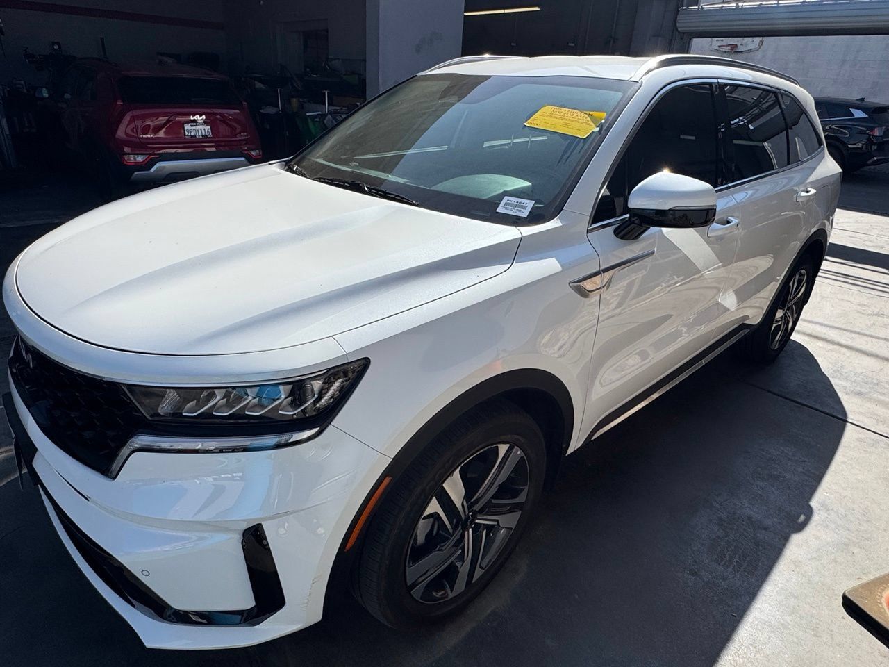Used 2023 Kia Sorento EX AWD/4WD image 2