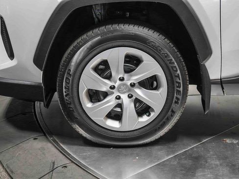 Used 2024 Toyota RAV4 LE image 10