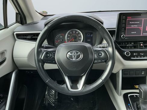 Certified 2022 Toyota Corolla Cross LE image 13