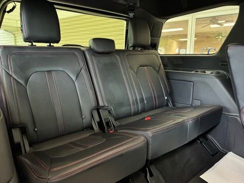 Used 2024 Ford Expedition Limited AWD/4WD image 31