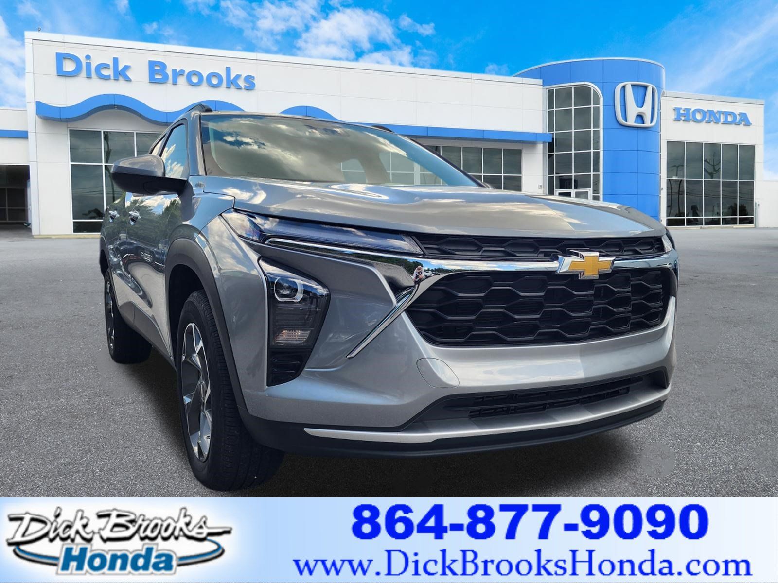 Used 2024 Chevrolet Trax LT FWD image 1
