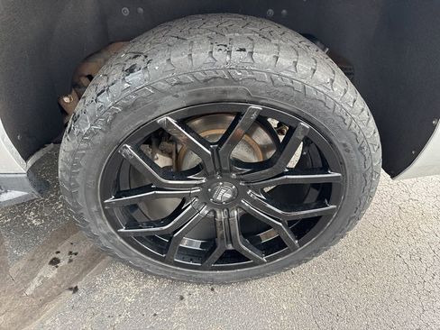 Used 2020 Chevrolet Suburban LT AWD/4WD image 26