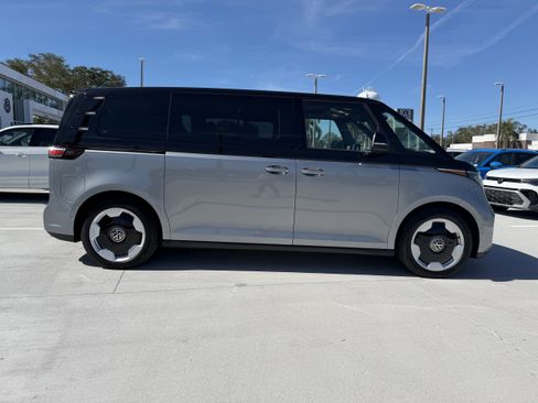 New 2025 Volkswagen ID. Buzz Pro S image 2