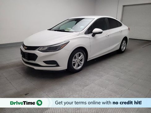 Used 2018 Chevrolet Cruze LT image 1