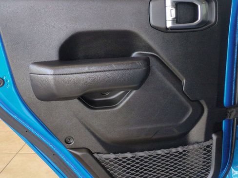 Used 2025 Jeep Wrangler Unlimited Rubicon image 29