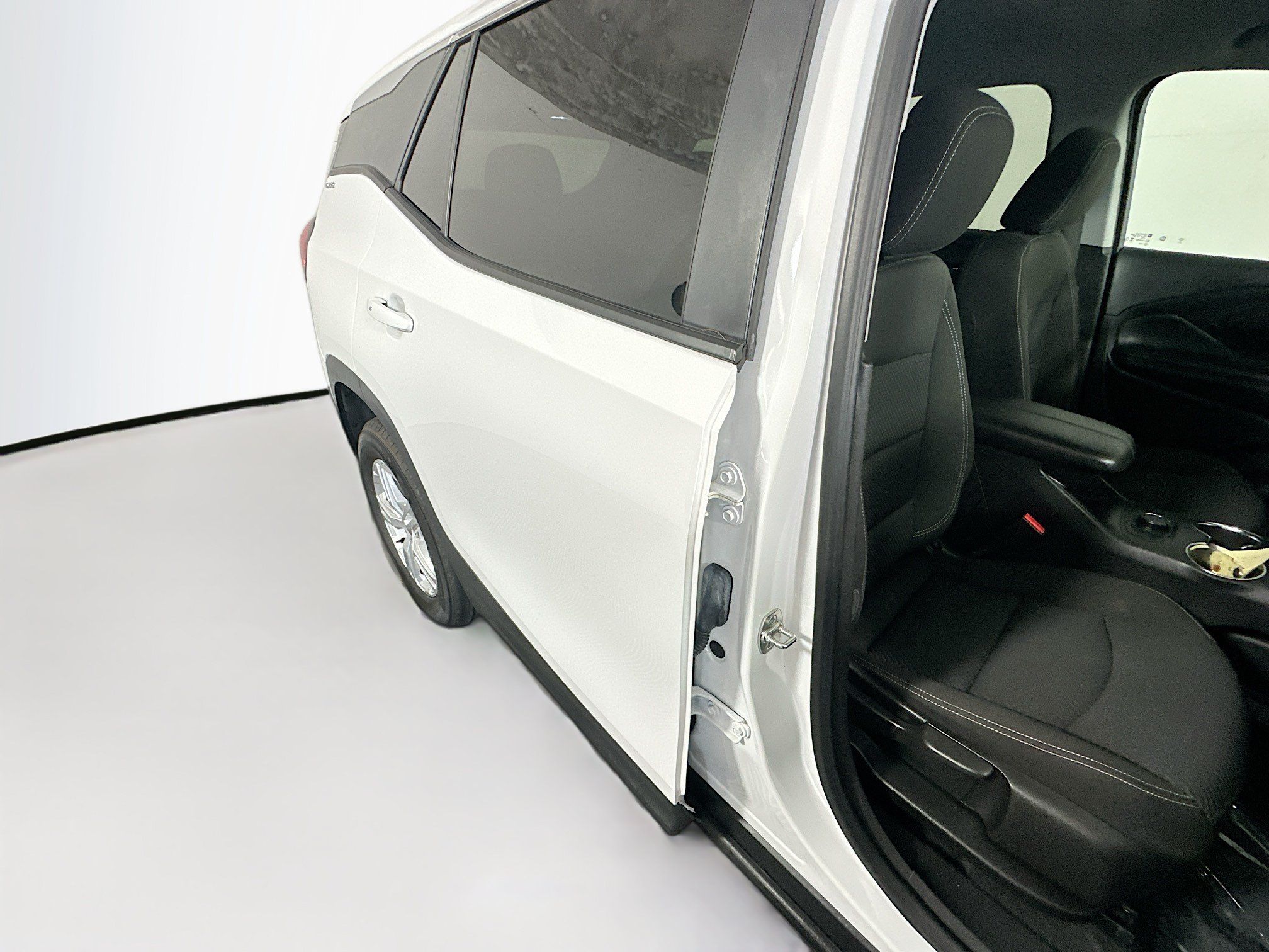 Used 2024 GMC Terrain SLE FWD image 28