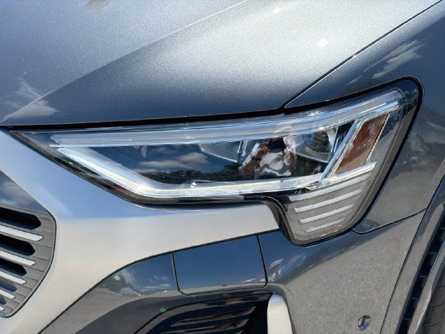 Used 2024 Audi SQ8 e-tron Premium Plus AWD/4WD image 9