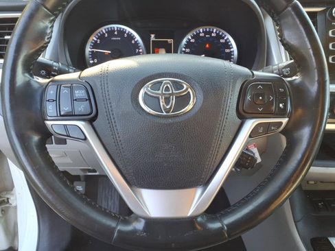 Certified 2017 Toyota Highlander Plus w/ Protection Package #3 AWD/4WD image 16