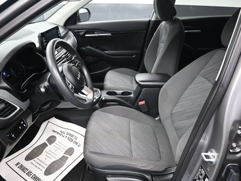 Used 2023 Kia Seltos LX image 14