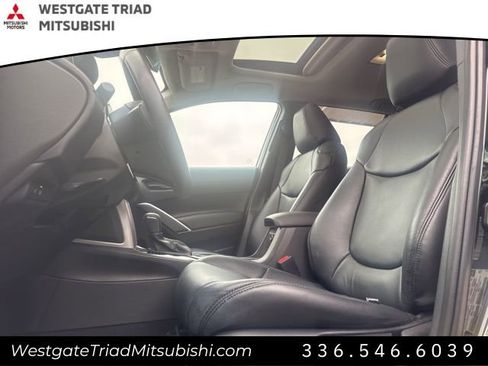 Used 2024 Toyota Corolla Cross LE w/ Moonroof Package FWD image 8