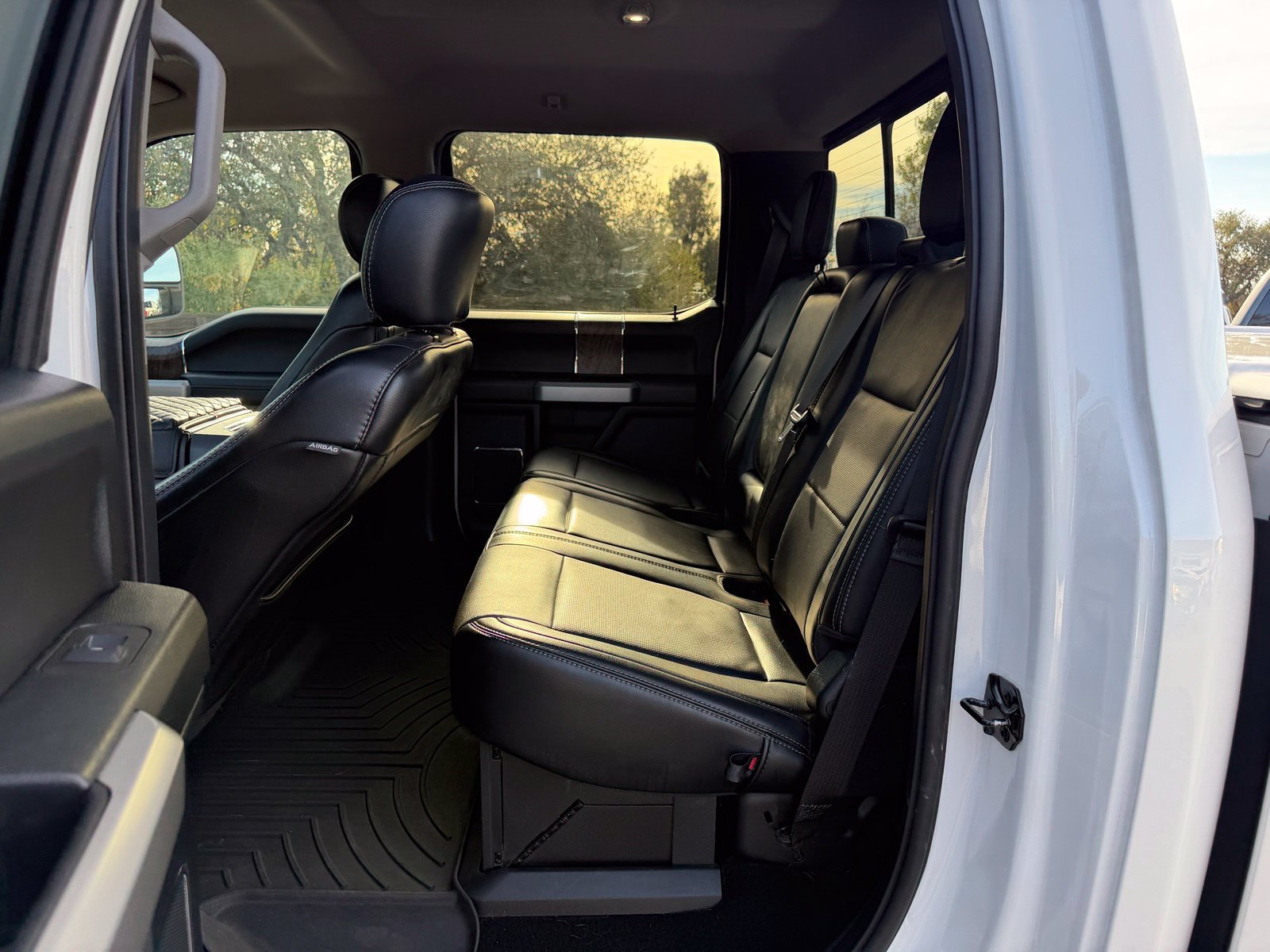 Used 2019 Ford F250 Lariat w/ Lariat Ultimate Package AWD/4WD image 12