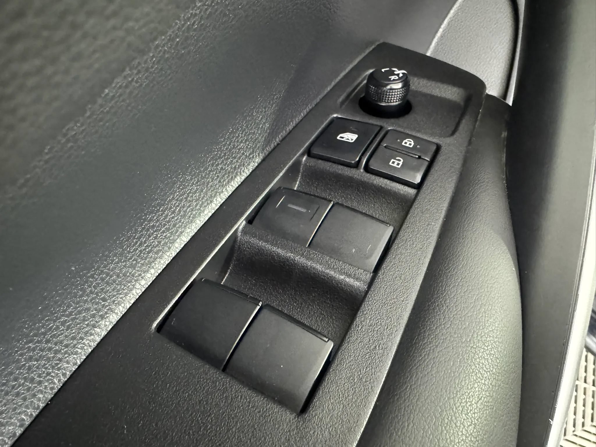 Used 2024 Toyota Corolla XLE FWD image 39