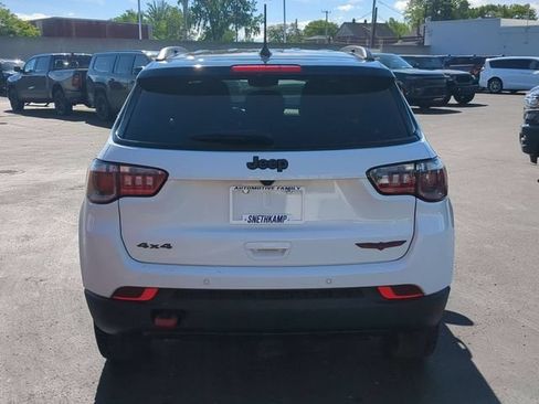 Used 2025 Jeep Compass Trailhawk AWD/4WD image 5