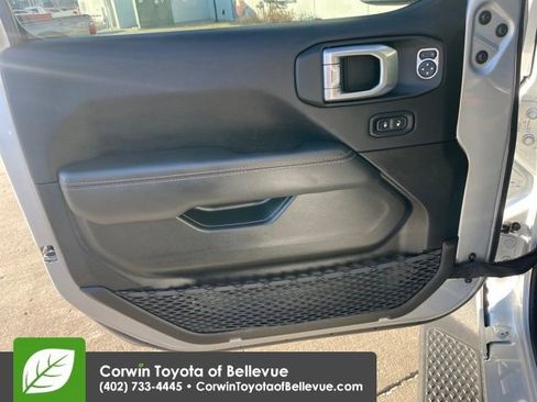 Used 2022 Jeep Gladiator Overland image 10