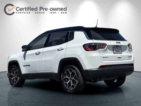 Used 2025 Jeep Compass Limited AWD/4WD image 6