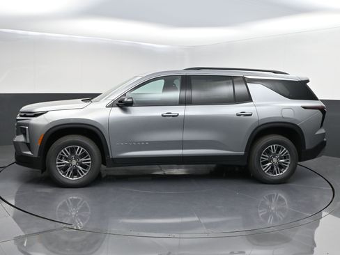 New 2026 Chevrolet Traverse LT FWD image 4