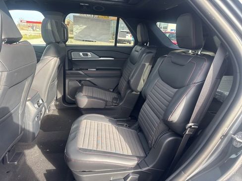 New 2026 Ford Explorer ST-Line w/ ST-Line Street Pack image 10