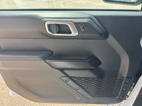 Used 2025 Ford Bronco Outer Banks AWD/4WD image 27