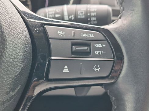 Used 2025 Honda Pilot EX-L image 10