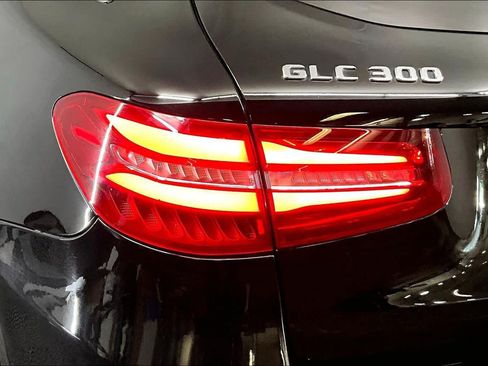 Certified 2018 Mercedes-Benz GLC 300 4MATIC image 25