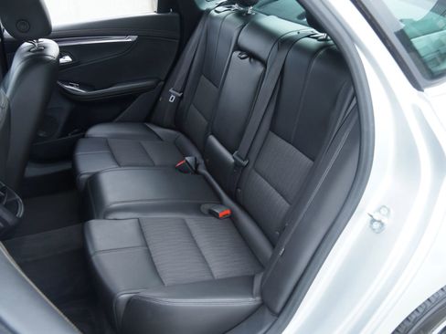 Used 2016 Chevrolet Impala LT image 10