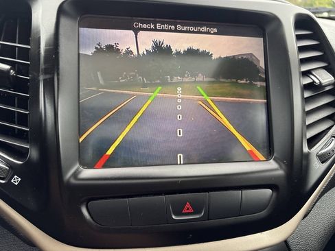 Used 2014 Chevrolet Volt Premium w/ Premium Trim Package FWD image 3