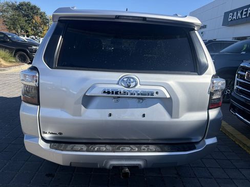 Used 2018 Toyota 4Runner SR5 image 7