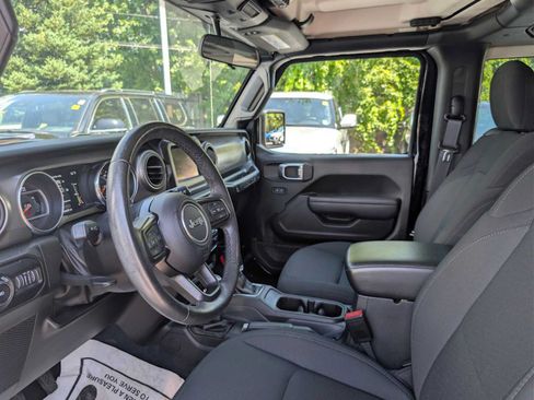 Used 2022 Jeep Wrangler Sport AWD/4WD image 16