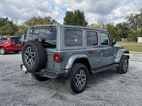 New 2026 Jeep Wrangler Unlimited Sahara AWD/4WD image 21