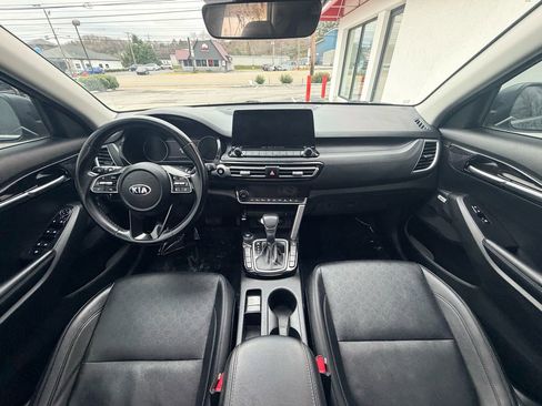 Used 2021 Kia Seltos SX w/ SX Sunroof Package image 19
