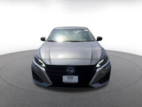 Used 2025 Nissan Altima 2.5 SV FWD image 4