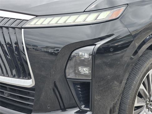 Used 2025 INFINITI QX80 Sensory AWD/4WD image 10